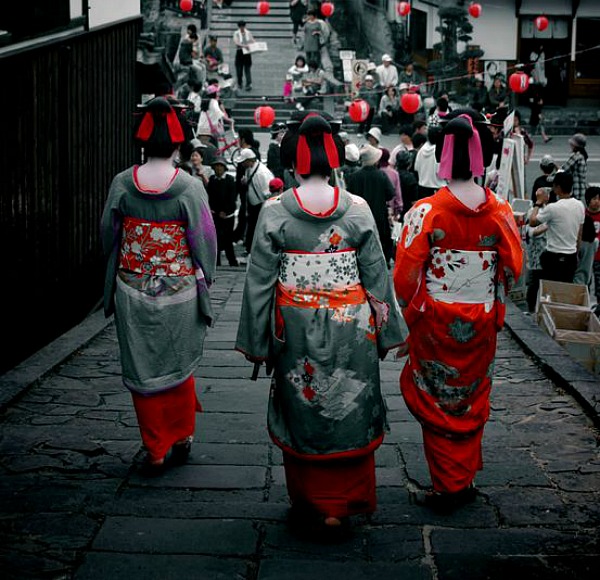 Geisha di spalle Geisha di spalle